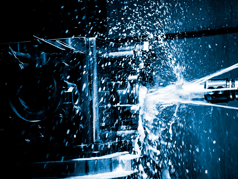 Impianto di lavaggio industriale per la pulizia di componenti meccanici in ambiente produttivo.